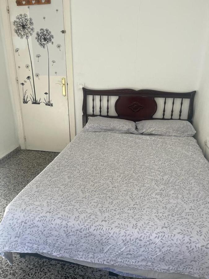 Apartamento De Habitaciones Privadas En El Centro De Málaga Eksteriør bilde